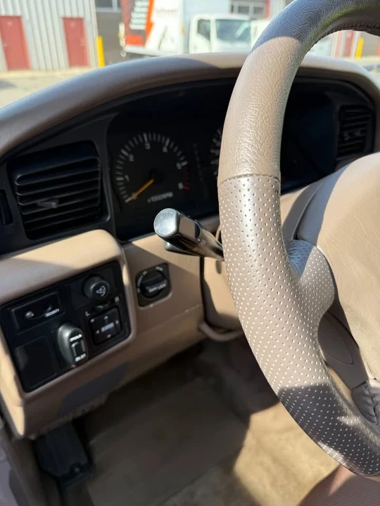 1996 Lexus LX 1st Gen - Image 10 of 20
