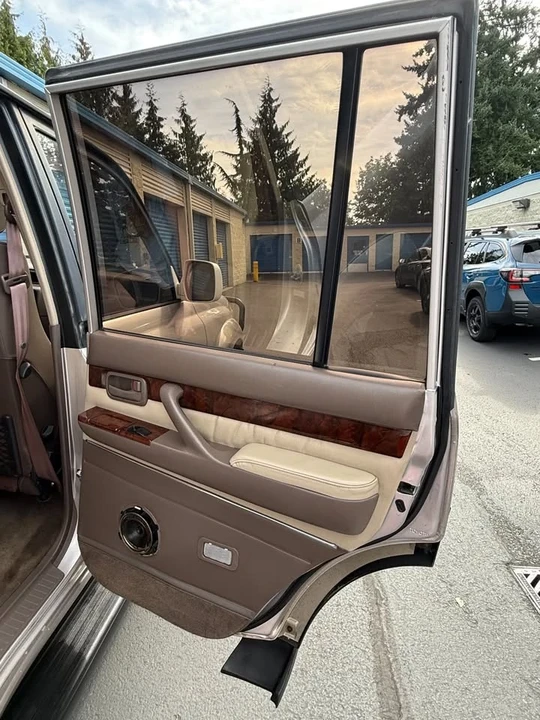 1996 Lexus LX 1st Gen - Image 17 of 20