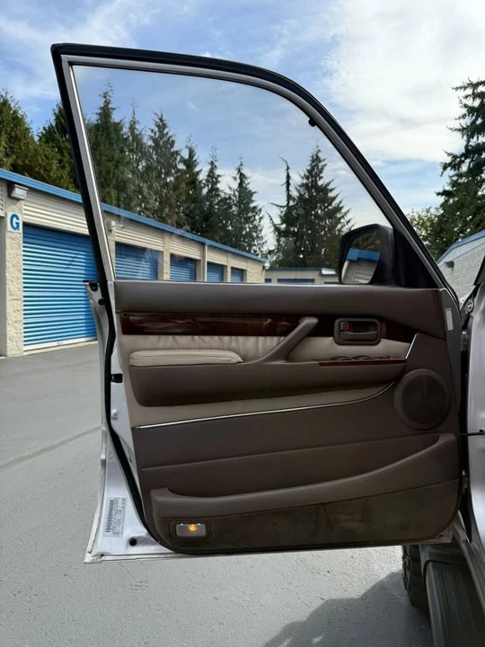 1996 Lexus LX 1st Gen - Image 19 of 20