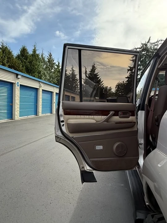 1996 Lexus LX 1st Gen - Image 16 of 20