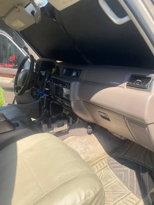 1996 Lexus LX 1st Gen - Image 6 of 7