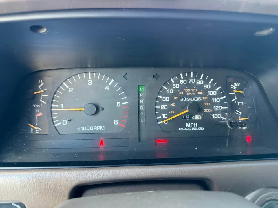 1996 Lexus LX 1st Gen - Image 16 of 18