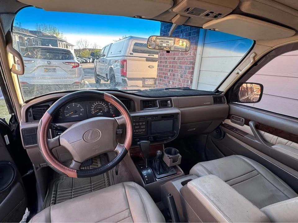 1996 Lexus LX 1st Gen - Image 11 of 18