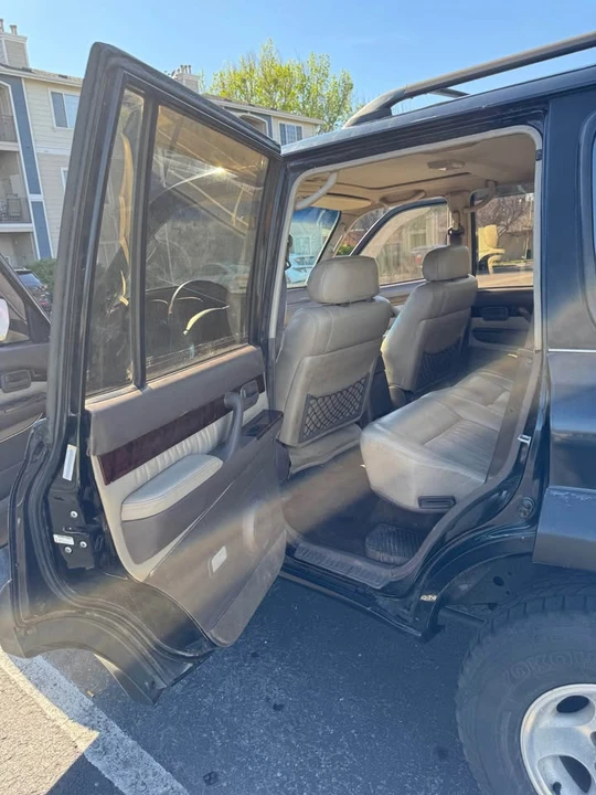 1996 Lexus LX 1st Gen - Image 9 of 18