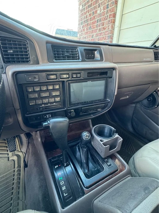 1996 Lexus LX 1st Gen - Image 15 of 18