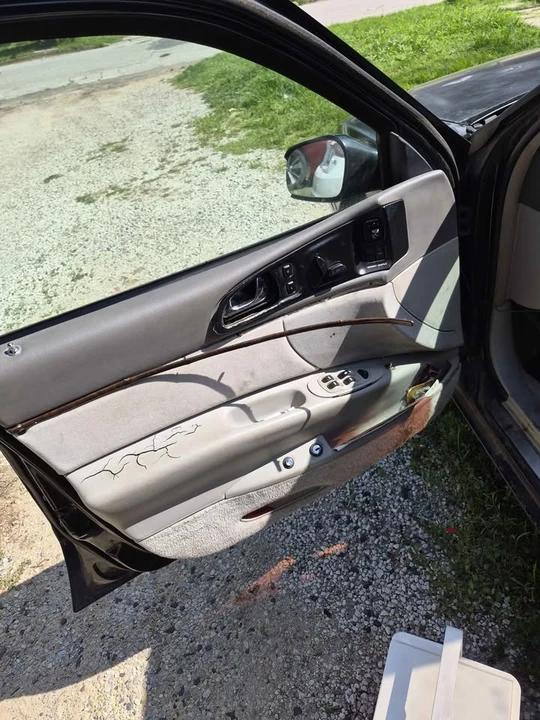 1996 Lincoln Continental 9th Gen - Image 5 of 9
