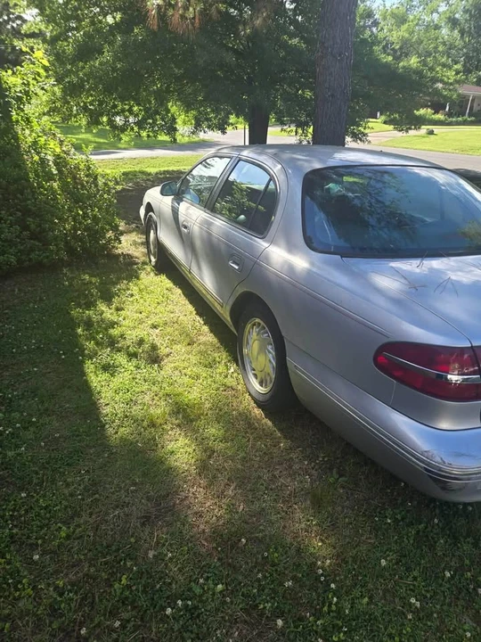 1996 Lincoln Continental 9th Gen - Image 5 of 6