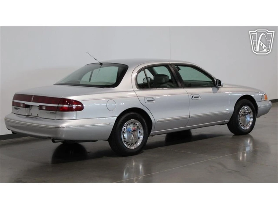 1996 Lincoln Continental 9th Gen - Image 16 of 31