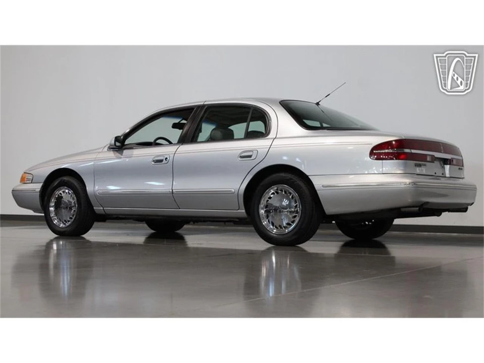 1996 Lincoln Continental 9th Gen - Image 26 of 31