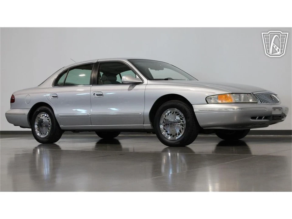 1996 Lincoln Continental 9th Gen - Image 22 of 31