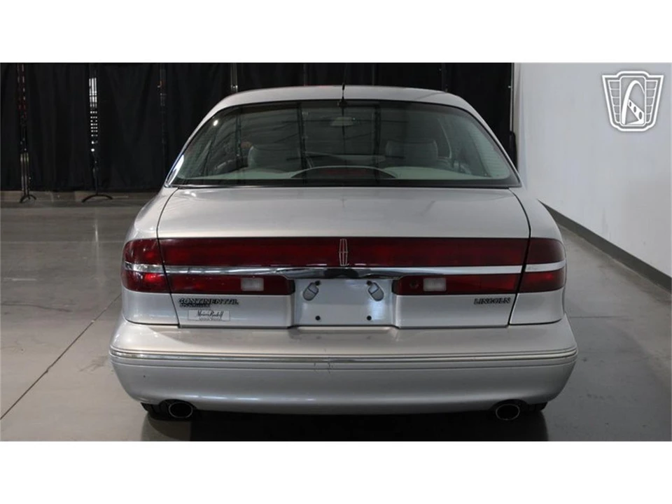 1996 Lincoln Continental 9th Gen - Image 17 of 31