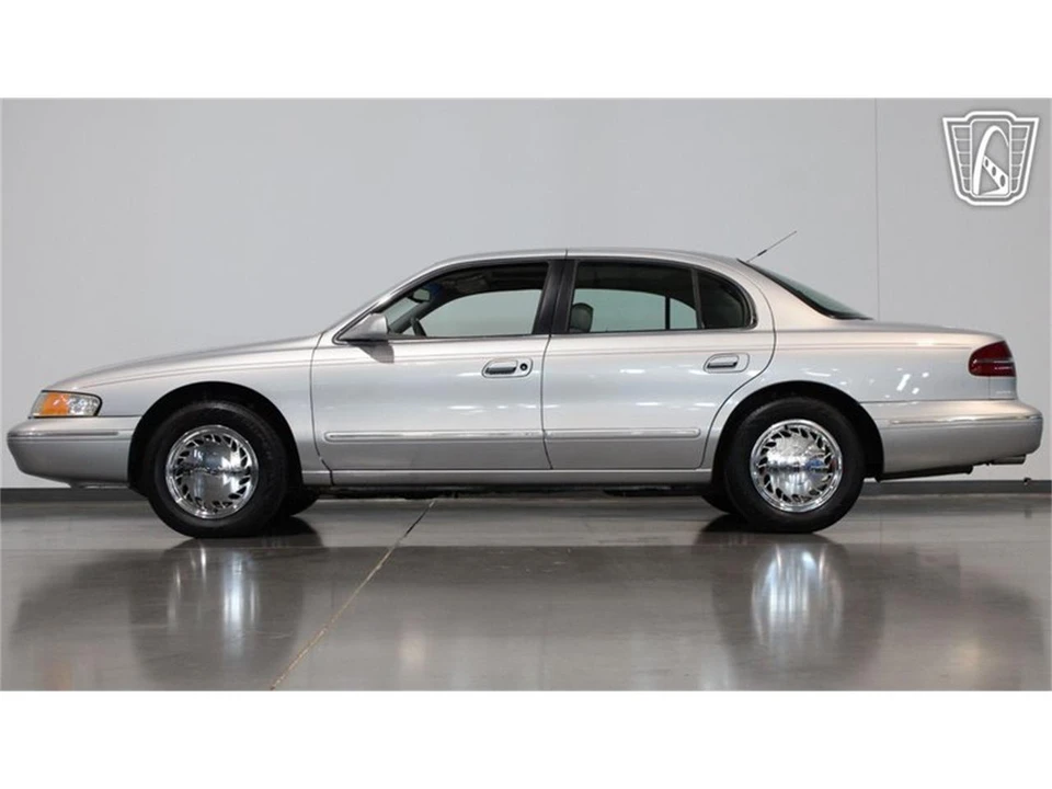 1996 Lincoln Continental 9th Gen - Image 27 of 31