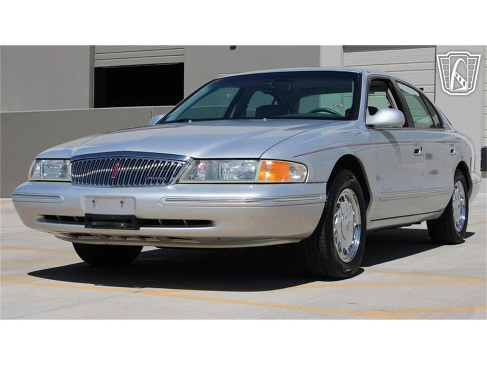 1996 Lincoln Continental 9th Gen - Image 2 of 31