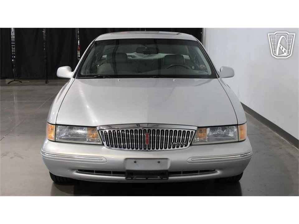 1996 Lincoln Continental 9th Gen - Image 13 of 31