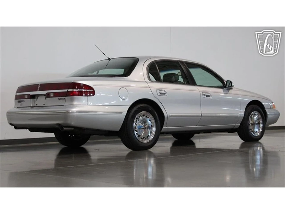 1996 Lincoln Continental 9th Gen - Image 24 of 31