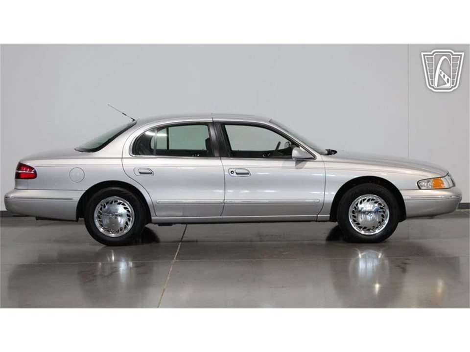 1996 Lincoln Continental 9th Gen - Image 15 of 31