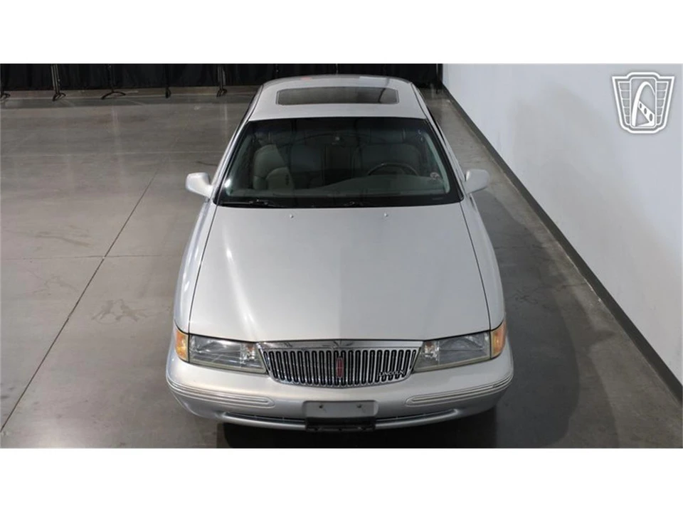 1996 Lincoln Continental 9th Gen - Image 5 of 31