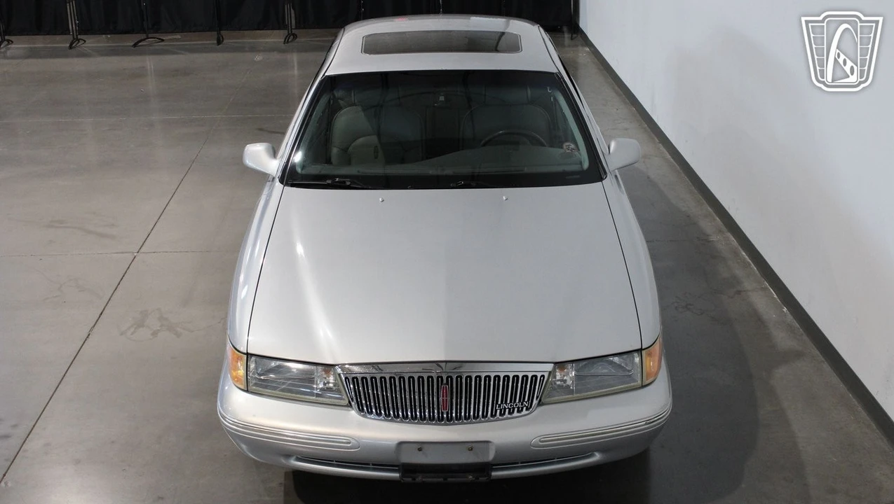 1996 Lincoln Continental 9th Gen - Image 6 of 12