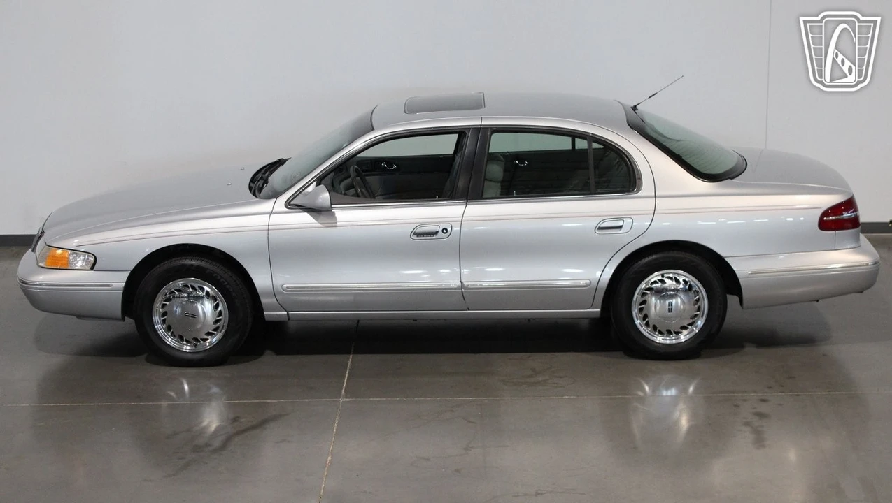 1996 Lincoln Continental 9th Gen - Image 12 of 12