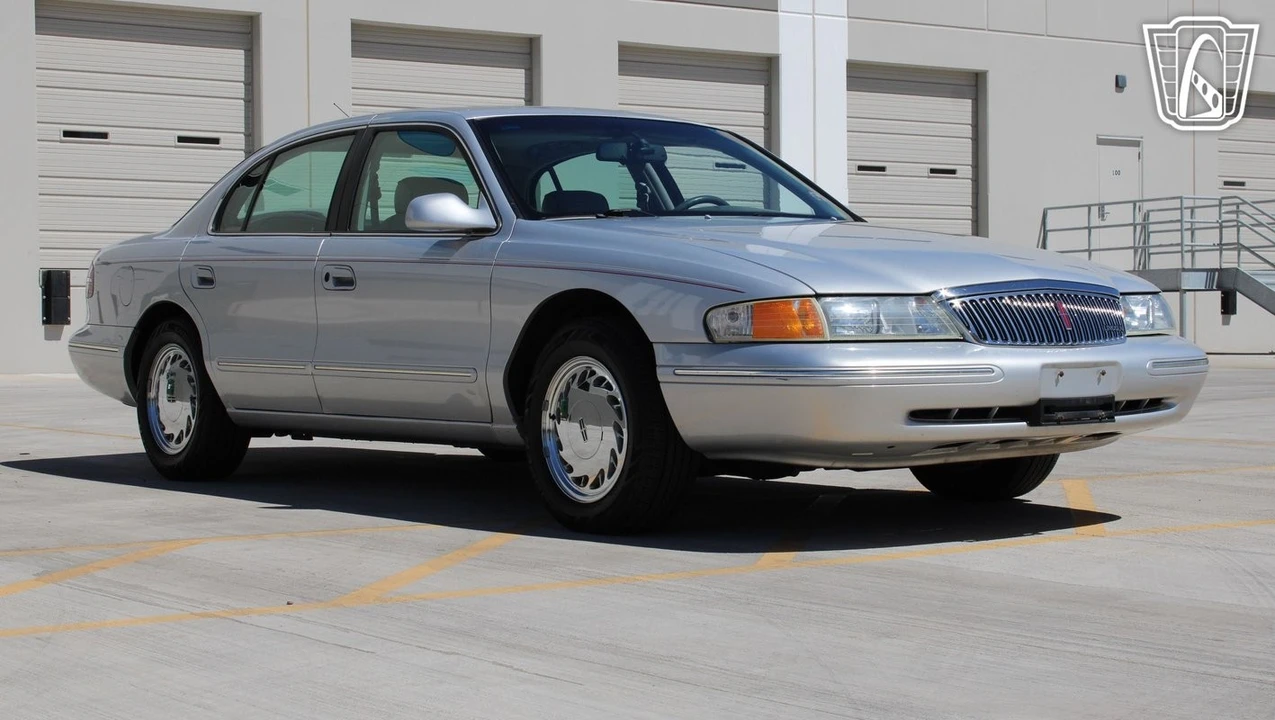 1996 Lincoln Continental 9th Gen - Image 5 of 12