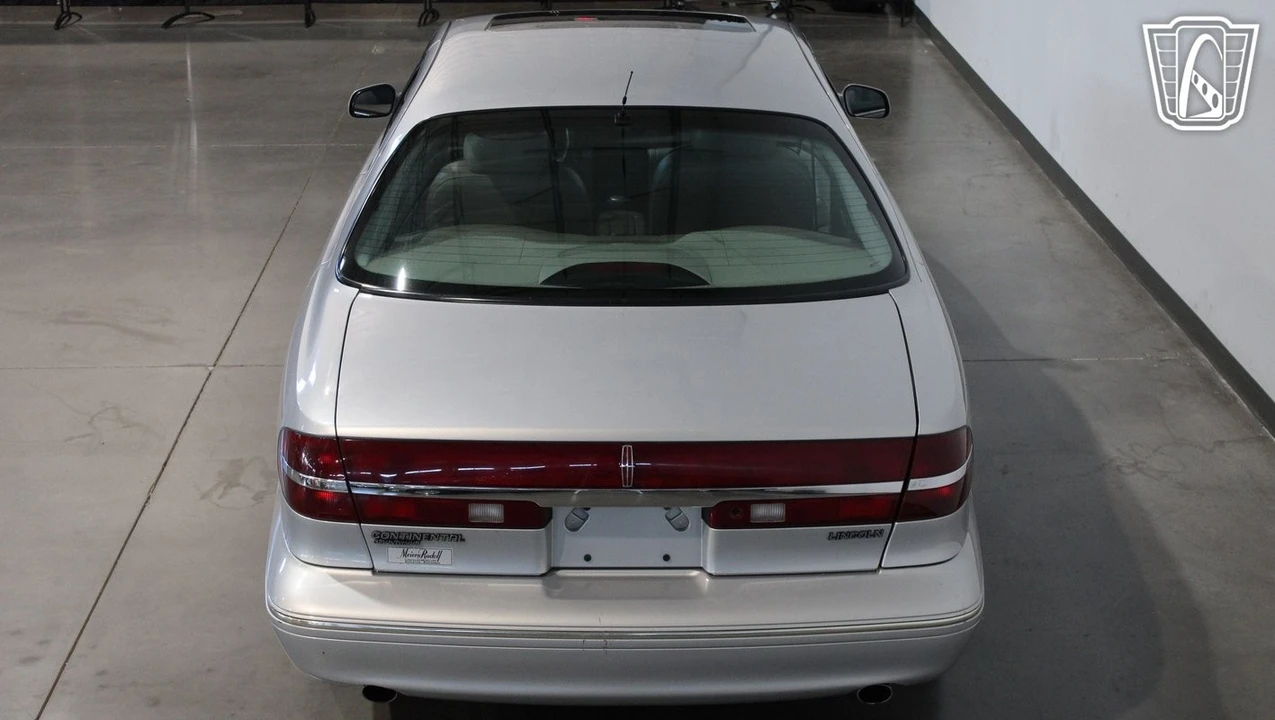 1996 Lincoln Continental 9th Gen - Image 10 of 12