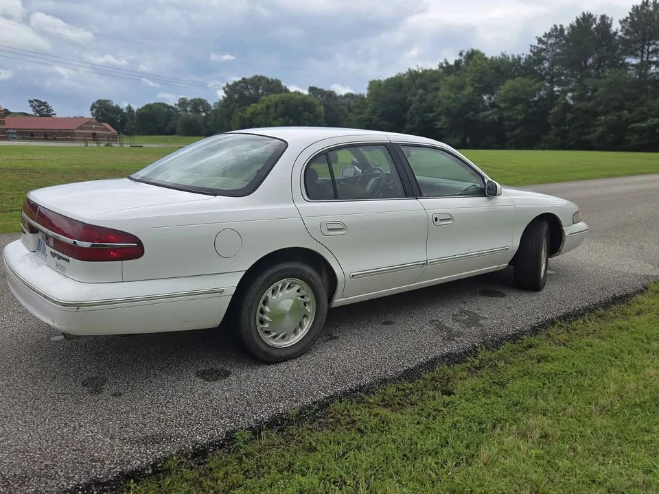 1996 Lincoln Continental 9th Gen - Image 5 of 19