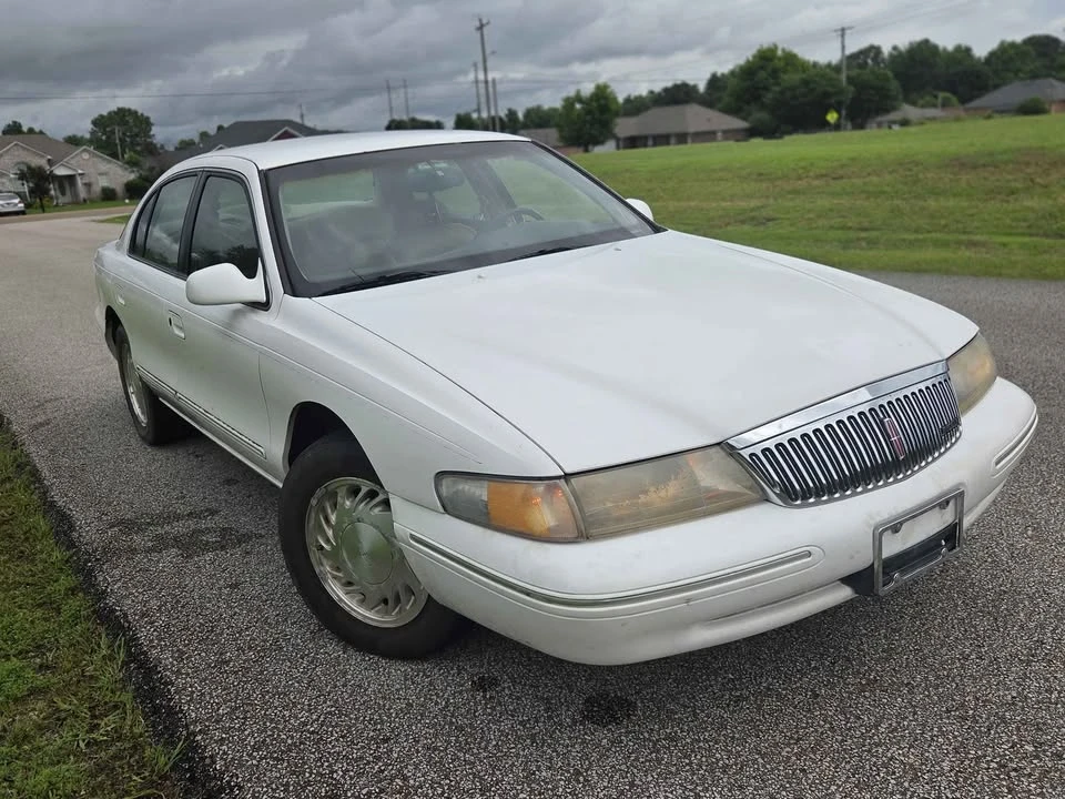 1996 Lincoln Continental 9th Gen - Image 2 of 19