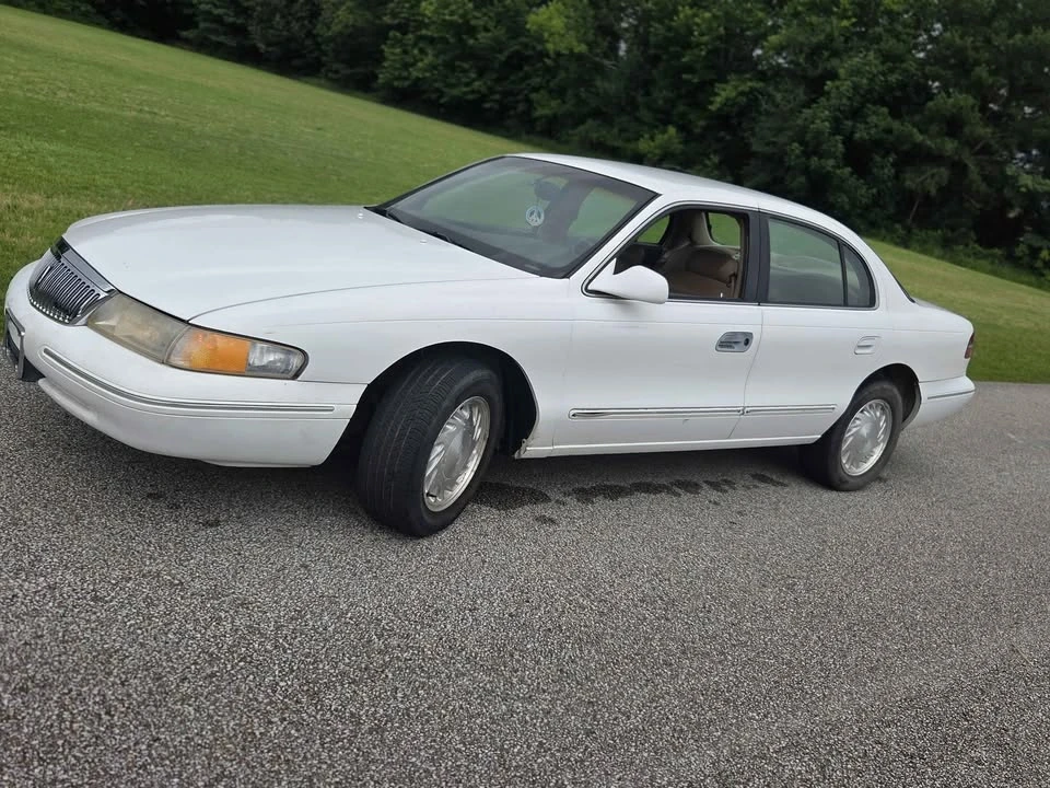 1996 Lincoln Continental 9th Gen - Image 6 of 19