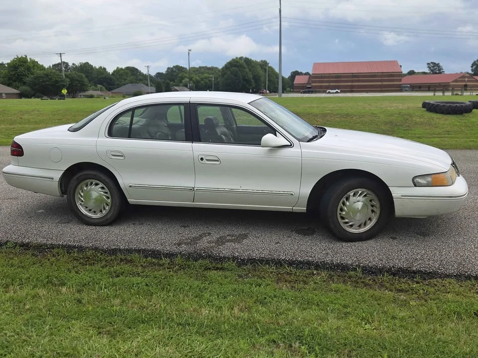 1996 Lincoln Continental 9th Gen - Image 9 of 19
