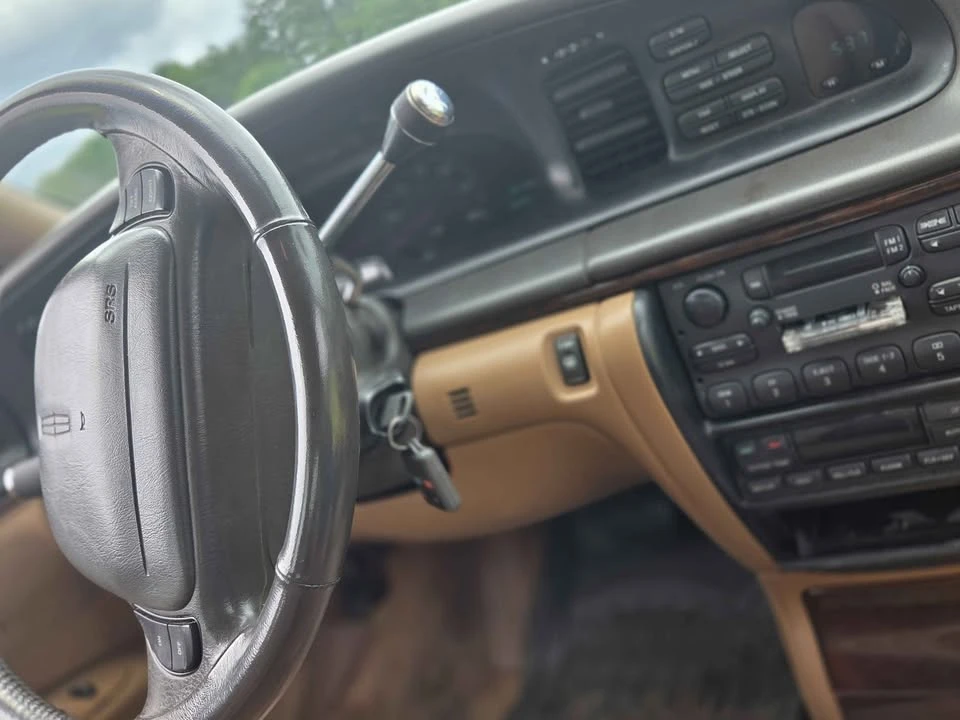1996 Lincoln Continental 9th Gen - Image 12 of 19