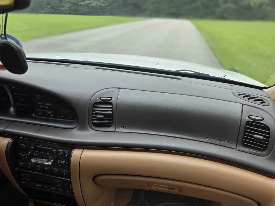1996 Lincoln Continental 9th Gen - Image 11 of 19