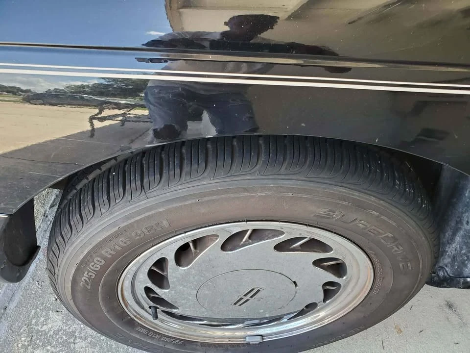 1996 Lincoln Continental 9th Gen - Image 10 of 12