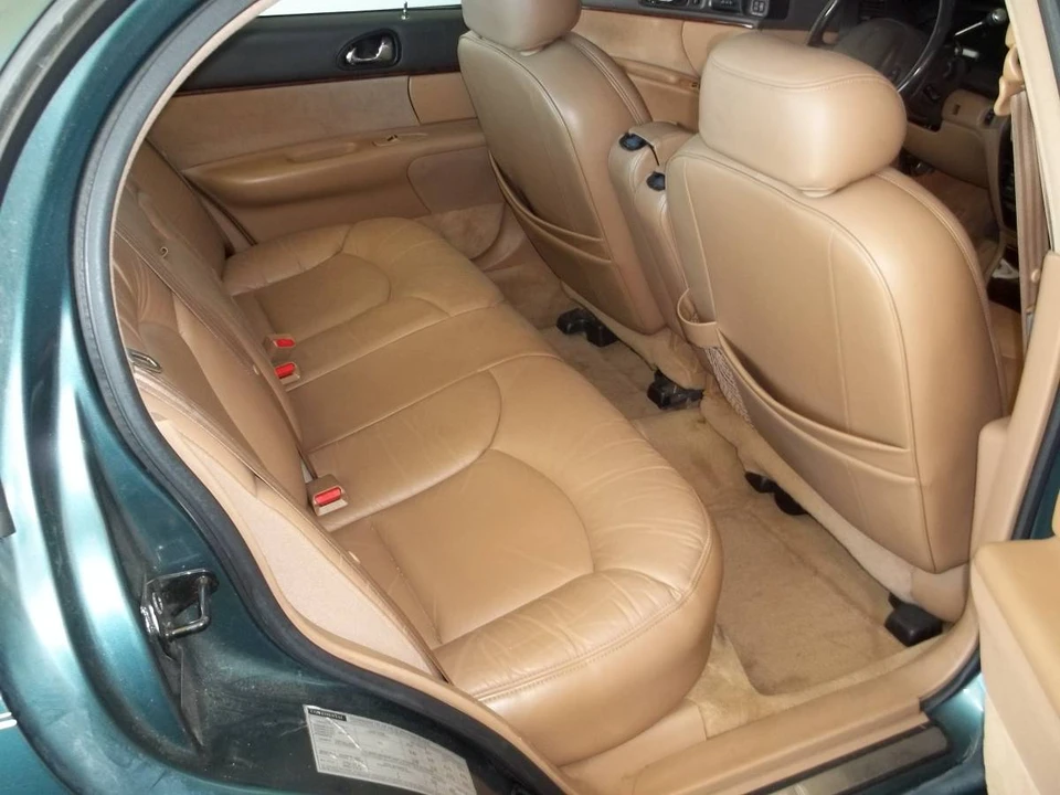 1996 Lincoln Continental 9th Gen - Image 7 of 10