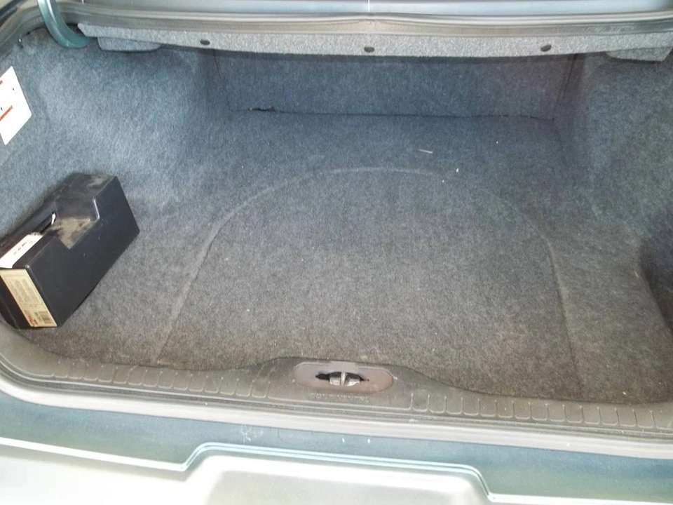 1996 Lincoln Continental 9th Gen - Image 9 of 10