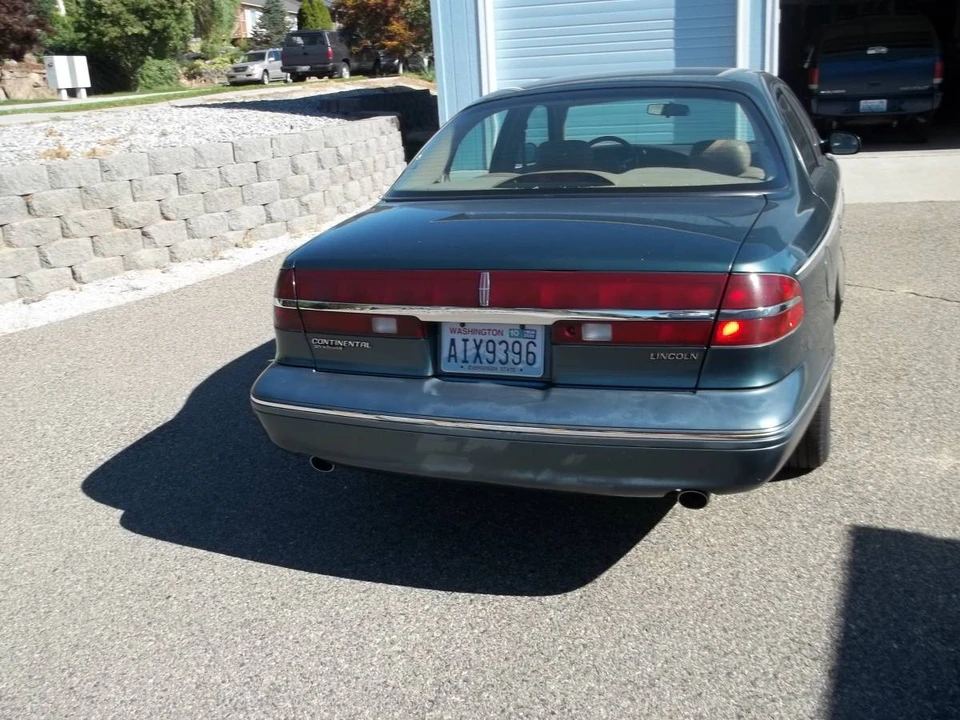1996 Lincoln Continental 9th Gen - Image 4 of 10