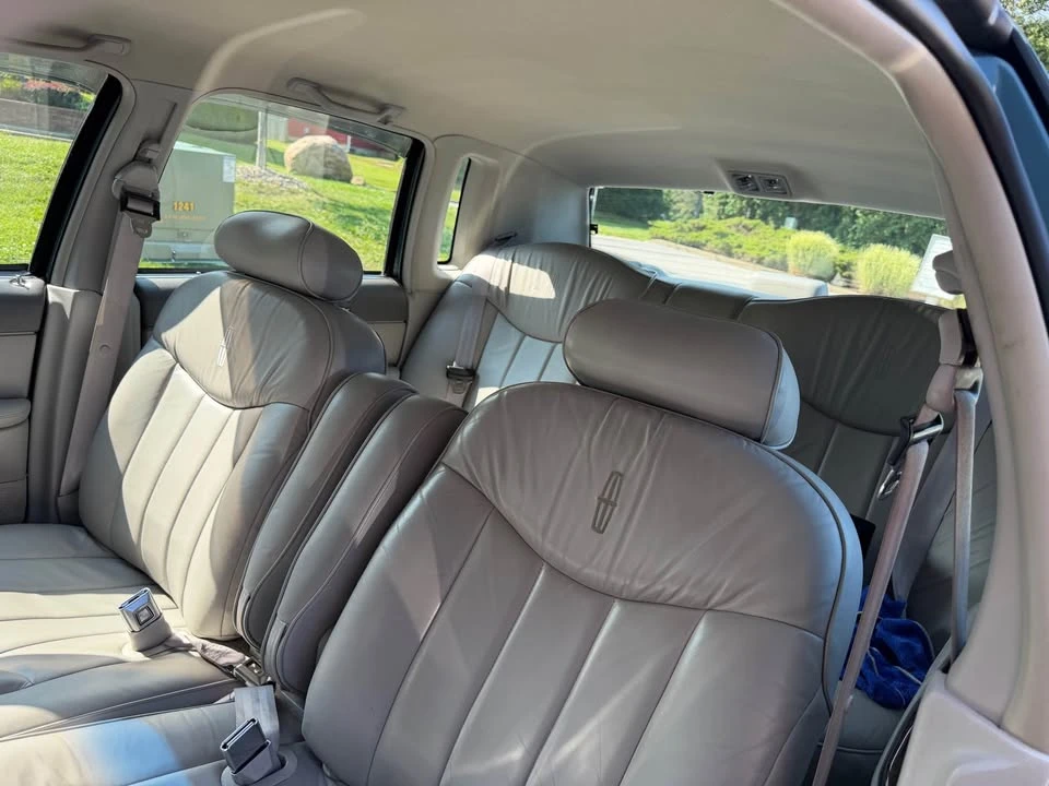 1996 Lincoln Continental 9th Gen - Image 10 of 15