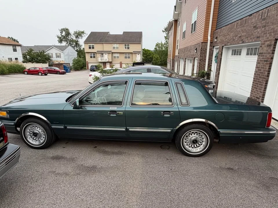 1996 Lincoln Continental 9th Gen - Image 5 of 15
