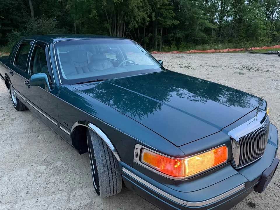 1996 Lincoln Continental 9th Gen - Image 8 of 15