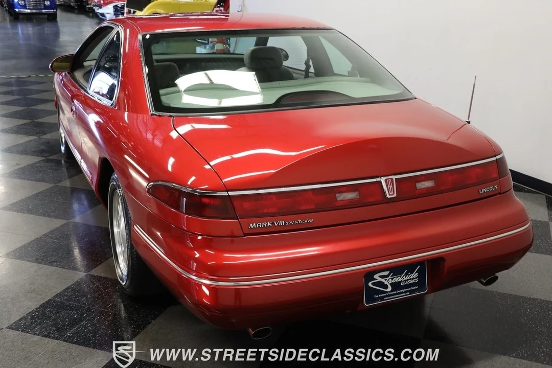 1996 Lincoln Continental Mark VIII - Image 8 of 12