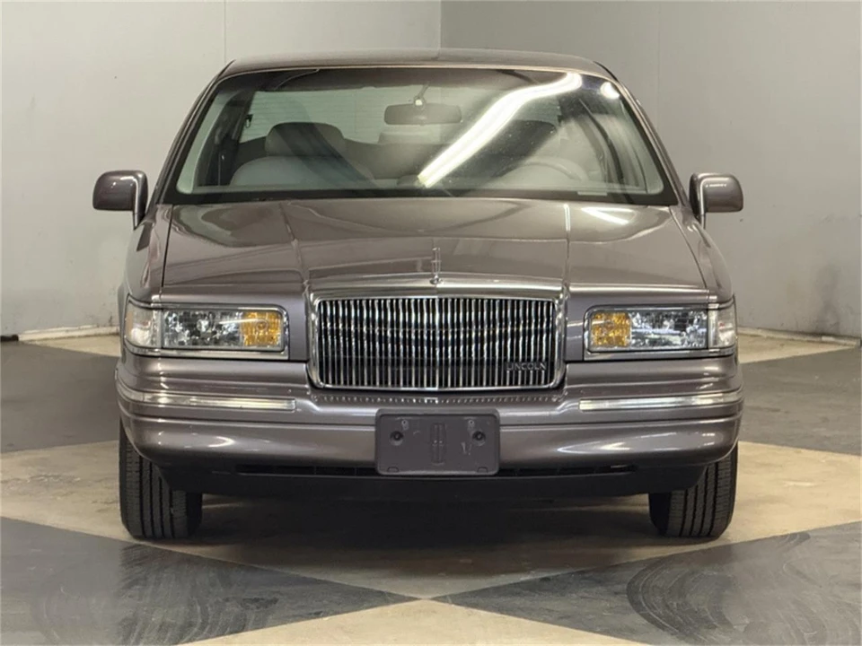 1996 Lincoln Town Car - Image 29 of 31