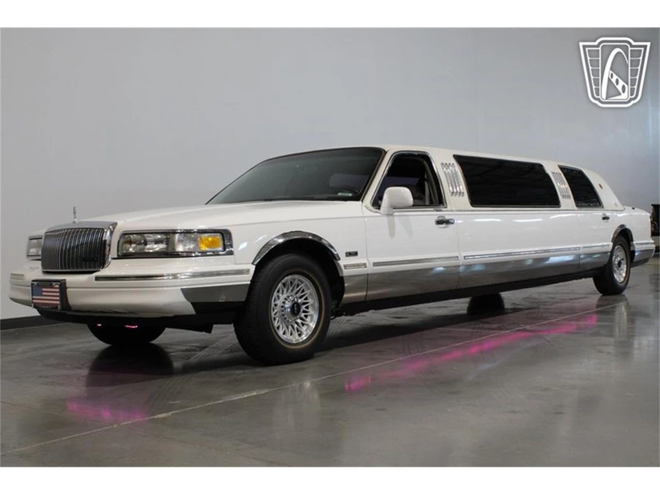 1996 Lincoln Town Car - Image 30 of 31
