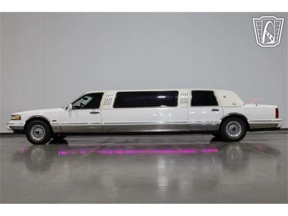 1996 Lincoln Town Car - Image 31 of 31