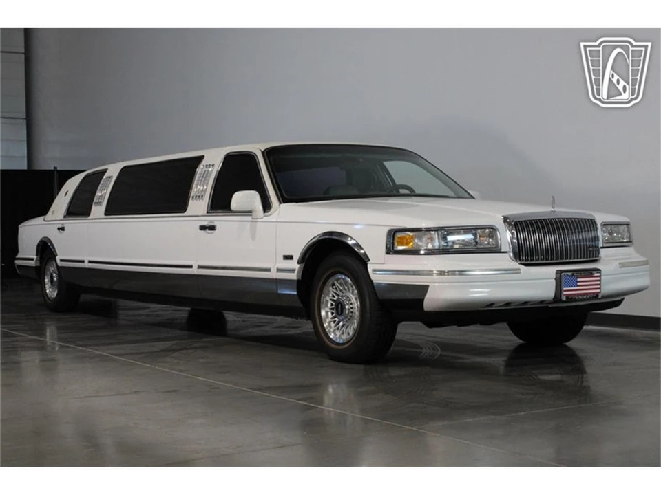 1996 Lincoln Town Car - Image 19 of 31