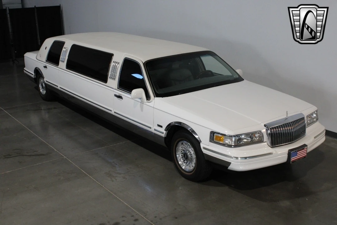 1996 Lincoln Town Car - Image 12 of 12