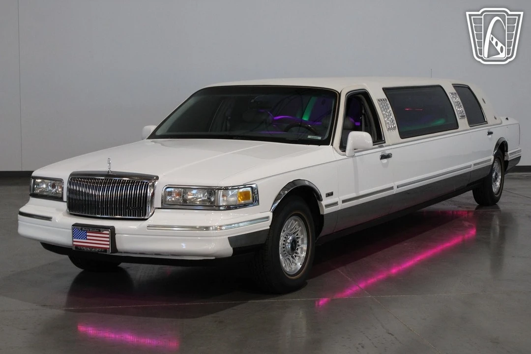 1996 Lincoln Town Car - Image 4 of 12