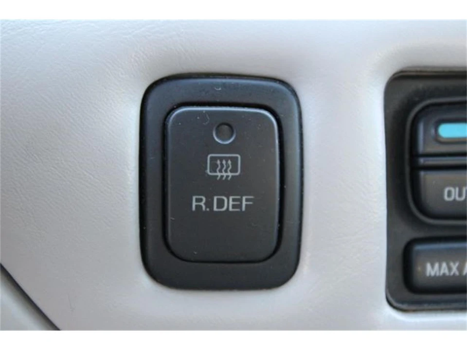 1996 Lincoln Town Car - Image 29 of 31