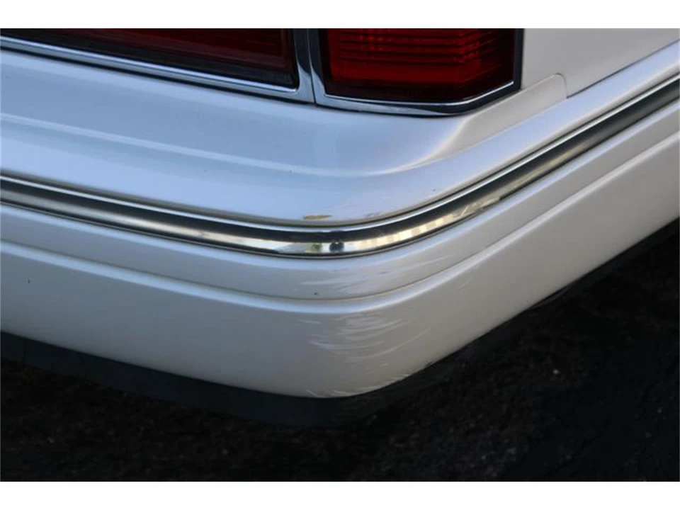 1996 Lincoln Town Car - Image 4 of 31