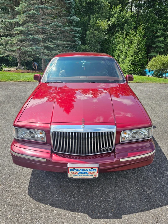 1996 Lincoln Town Car - Image 6 of 31