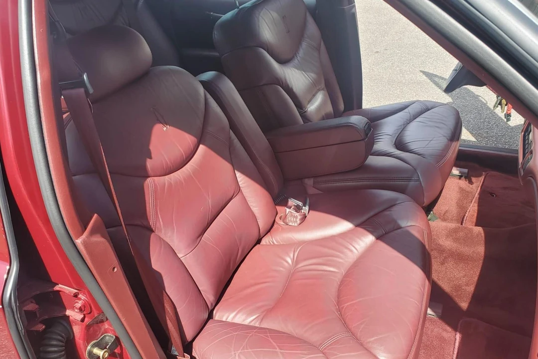 1996 Lincoln Town Car - Image 29 of 31