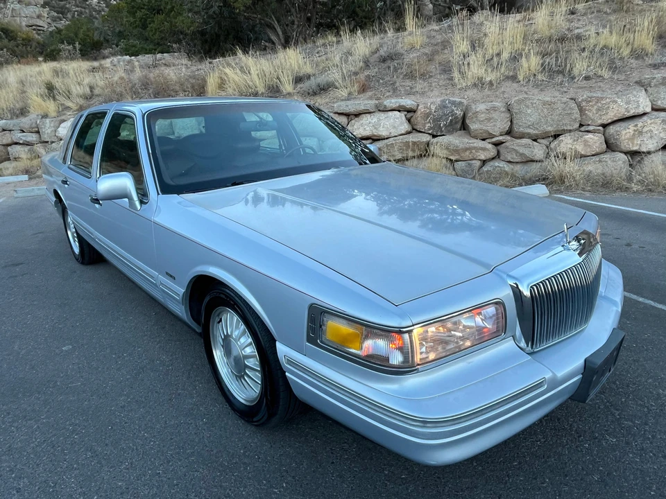 1996 Lincoln Town Car - Image 30 of 31